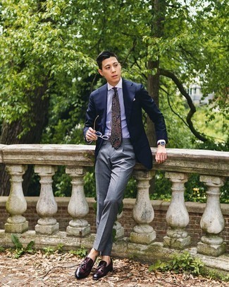Blue Paisley Tie Outfits For Men In Their 20s: 