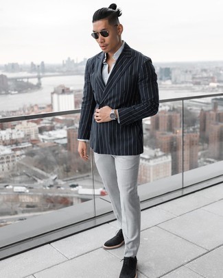 Black Vertical Striped Double Breasted Blazer Outfits For Men: 