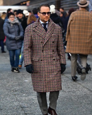 Brown Houndstooth Overcoat Outfits: 