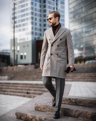 Burgundy Turtleneck with Overcoat Outfits: 