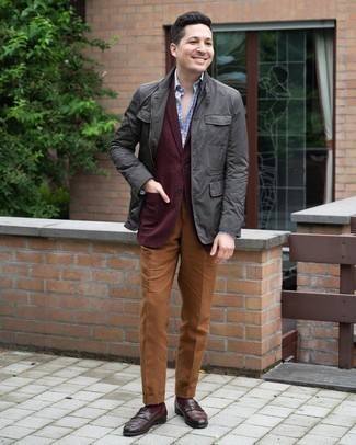 Burgundy Blazer with Loafers Outfits For Men: 