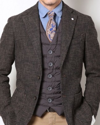 Dark Brown Blazer with Gilet Outfits For Men: 