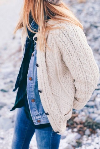 Beige Knit Cardigan Outfits For Women: 