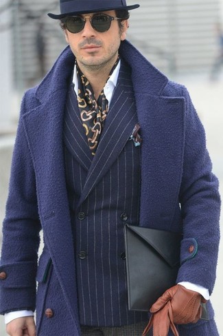 Navy Vertical Striped Blazer Winter Outfits For Men: 