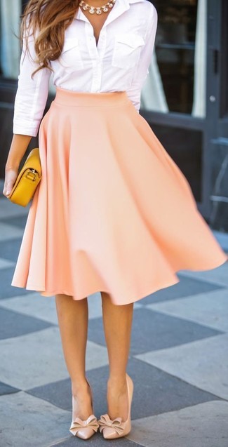 Tan Leather Pumps Outfits: Show off your styling chops by pairing a white dress shirt and a beige full skirt for a casual ensemble. Add a pair of tan leather pumps to the mix and you're all set looking smashing.
