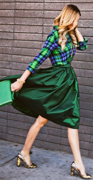 Navy and Green Plaid Dress Shirt with Pumps Outfits: This combination of a navy and green plaid dress shirt and a dark green pleated midi skirt is ideal if you want to go about your day with confidence in your ensemble. Now all you need is a pair of pumps to complete your look.