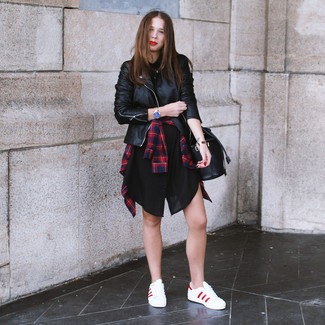 Black Bucket Bag Outfits: 