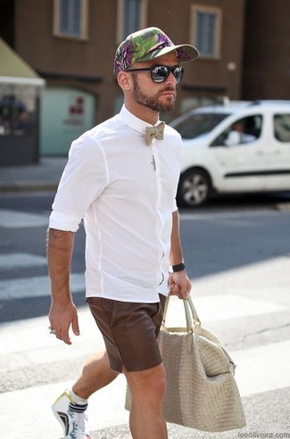 Tobacco Shorts Outfits For Men: Putting together a white dress shirt with tobacco shorts is a smart pick for an effortlessly smart ensemble. Not sure how to round off? Add multi colored high top sneakers to the mix for a more laid-back finish.
