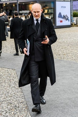 Black Overcoat Outfits After 40: 