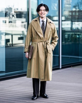 Tan Trenchcoat Dressy Outfits For Men: 