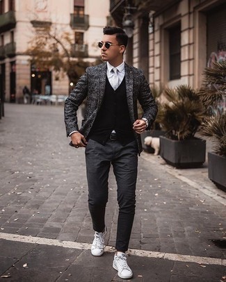 Grey Polka Dot Tie Outfits For Men: 