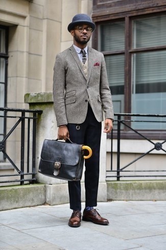 Dark Brown Leather Brogues Outfits: 