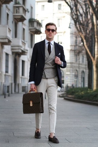 Dark Brown Tie Outfits For Men: 