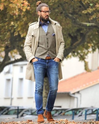 Beige Trenchcoat with Blue Skinny Jeans Dressy Outfits For Men: 