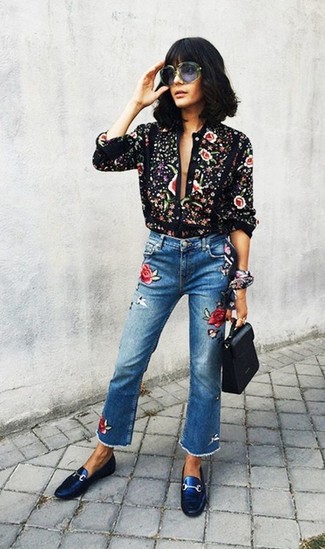 Navy Embroidered Jeans Outfits For Women: 