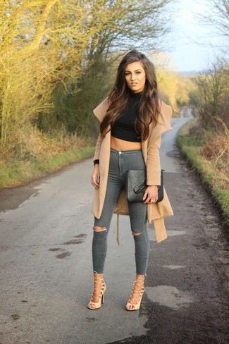 Black Cropped Sweater Outfits: This is hard proof that a black cropped sweater and grey ripped skinny jeans look awesome when combined together in a casual outfit. If you're not sure how to finish off, a pair of beige leather gladiator sandals is a savvy idea.