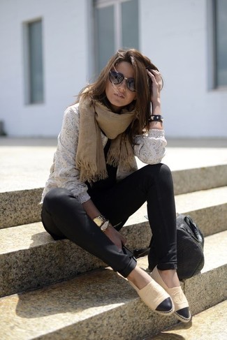 Tan Scarf Relaxed Warm Weather Outfits For Women: 