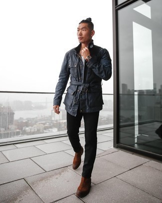 Grey Field Jacket Outfits: A grey field jacket and black chinos are a pairing that every fashionable gent should have in his off-duty wardrobe. Finish off your ensemble with brown suede chelsea boots for a modern hi-low mix.