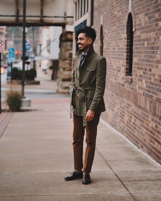 Brown Corduroy Dress Pants Outfits For Men: This elegant combination of an olive field jacket and brown corduroy dress pants is a must-try outfit for any gentleman. The whole getup comes together perfectly if you throw dark brown leather loafers into the mix.