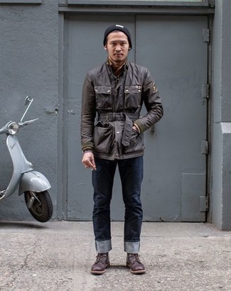 Dark Brown Field Jacket Outfits: This combination of a dark brown field jacket and navy jeans is very easy to throw together and so comfortable to rock over the course of the day as well! And if you need to immediately level up your outfit with a pair of shoes, introduce burgundy leather casual boots to the mix.