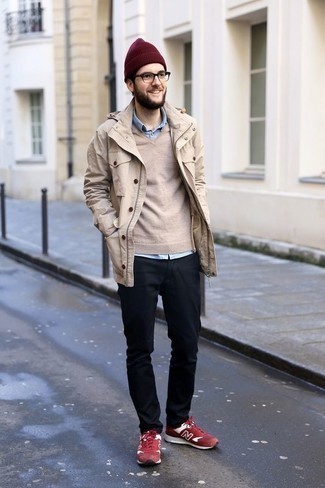 Khaki Field Jacket Outfits: A khaki field jacket and black chinos are a good combo worth having in your current collection. Complement this getup with a pair of red and white athletic shoes to bring a hint of stylish effortlessness to this look.