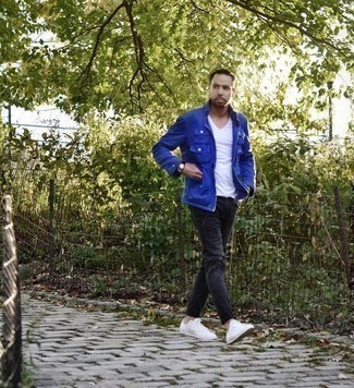 Blue Field Jacket Outfits: If you're a fan of relaxed dressing when it comes to your personal style, you'll love this laid-back combo of a blue field jacket and charcoal ripped jeans. Go off the beaten track and change up your getup by rounding off with a pair of white canvas low top sneakers.