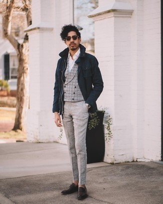 Chinos with Loafers Outfits: If you're after a casual and at the same time dapper look, choose a navy field jacket and chinos. For something more on the elegant side to finish off your outfit, add a pair of loafers to the equation.