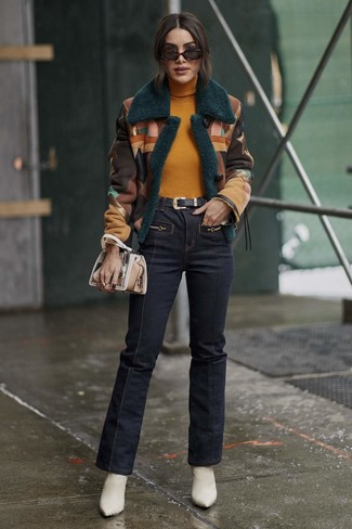 Blue Flare Jeans with Shearling Jacket Outfits: 