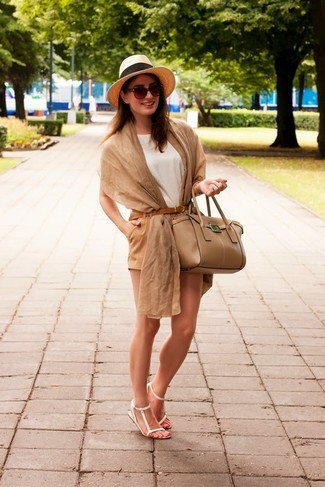 White Leather Flat Sandals Outfits: 