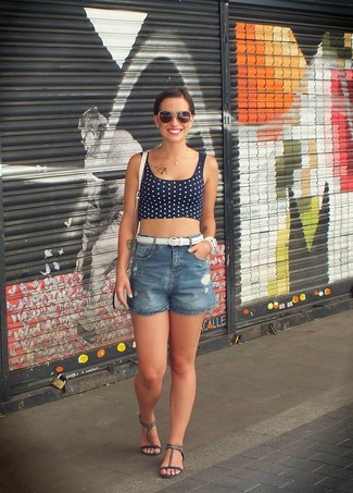 Blue Denim Shorts Outfits For Women: 