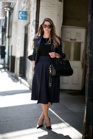 Navy Full Skirt Smart Casual Outfits: 
