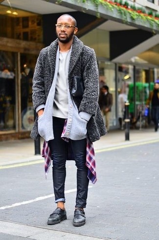 Knit Cardigan Outfits For Men: A knit cardigan and black skinny jeans are a combo that every dapper gentleman should have in his wardrobe. Take this ensemble down a classier path by finishing off with black leather double monks.