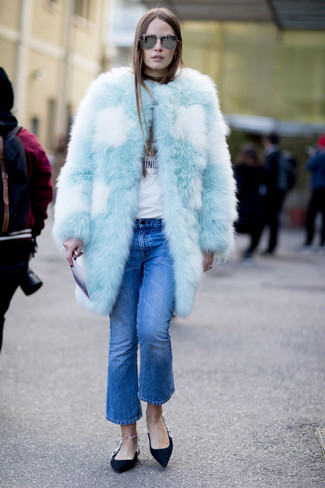 Blue Flare Jeans Outfits: A light blue fur coat and blue flare jeans are the perfect way to introduce some chic into your current casual lineup. When this getup is too much, play it down by finishing off with a pair of black suede ballerina shoes.