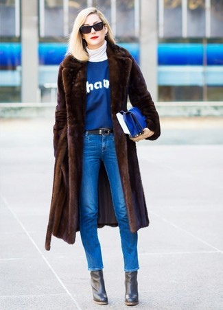 Blue Leather Clutch Outfits: Reach for a dark brown fur coat and a blue leather clutch for a relaxed and stylish look. Take an otherwise standard look in a more glamorous direction by rocking a pair of black leather ankle boots.