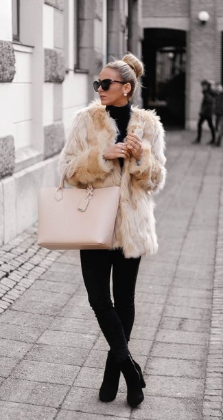Beige Fur Coat with Black Leggings Outfits (5 ideas & outfits