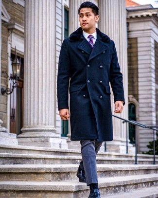 Navy Fur Collar Coat Outfits For Men: Go for a navy fur collar coat and blue dress pants for a seriously sharp look. Bring a more laid-back vibe to with a pair of black leather tassel loafers.