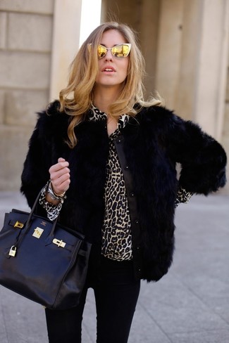Yellow Sunglasses Outfits For Women: If you gravitate towards off-duty outfits, why not marry a black fur jacket with yellow sunglasses?