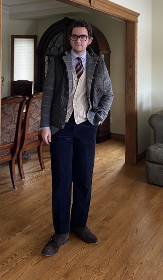 Beige Sweater Vest Outfits For Men: We love how this combo of a beige sweater vest and navy corduroy dress pants immediately makes men look stylish and elegant. Choose a pair of dark brown suede double monks to infuse a hint of stylish nonchalance into this outfit.