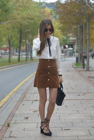Brown Suede Button Skirt Outfits: 