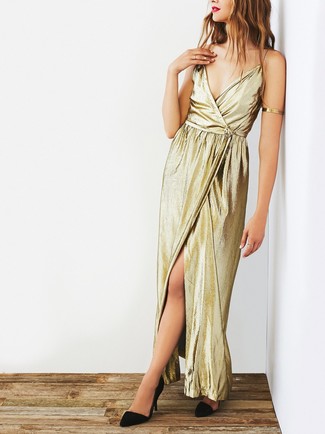 Gold Maxi Dress Outfits: Choose a gold maxi dress for both chic and easy-to-wear look. And if you wish to effortlessly rev up your ensemble with shoes, why not go for a pair of black suede pumps?