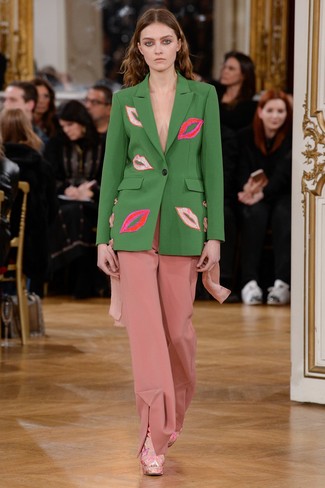 For a cool-meets-glam ensemble, go for a green blazer and pink wide leg pants — these two items work pretty good together. Look at how nice this outfit goes with pink suede ankle boots.