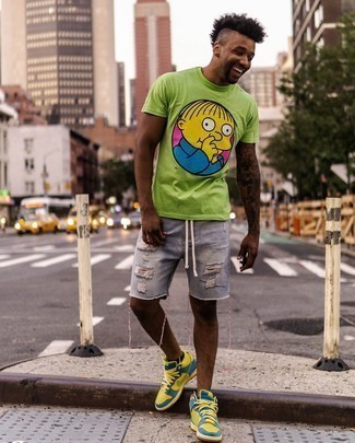 Green Print Crew-neck T-shirt Outfits For Men: A green print crew-neck t-shirt and light blue ripped denim shorts are the kind of a no-brainer casual combination that you so terribly need when you have no extra time. Break up this outfit with a pair of yellow leather low top sneakers.