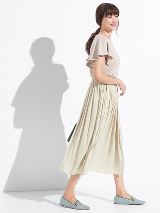Tan Pleated Midi Skirt Outfits In Their 30s: 