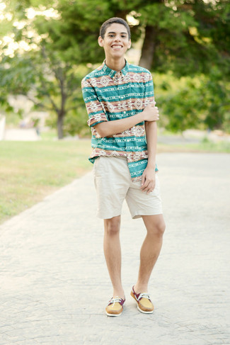 Men's Green Print Short Sleeve Shirt, Beige Shorts, Yellow Leather Boat Shoes