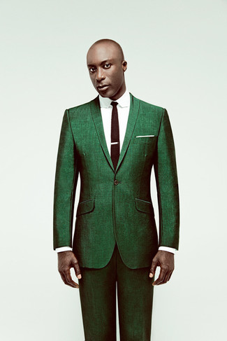Dark Brown Knit Tie Outfits For Men: Go all out in a green suit and a dark brown knit tie.