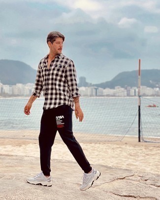 Black Print Sweatpants Outfits For Men: 