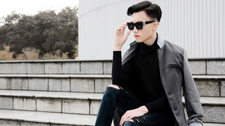 Black Turtleneck Casual Outfits For Men: A black turtleneck and black ripped skinny jeans make for the ultimate laid-back ensemble for any modern man.