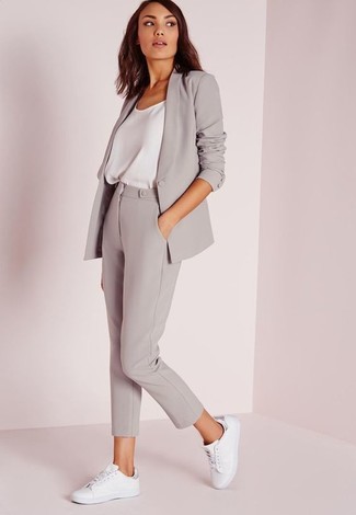 Grey Capri Pants Outfits: 