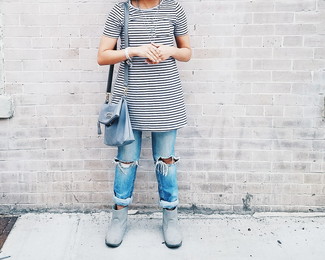 Navy Ripped Boyfriend Jeans Outfits: Why not pair a grey horizontal striped casual dress with navy ripped boyfriend jeans? These two items are very comfortable and will look nice paired together. Feeling brave today? Smarten up this outfit with grey suede ankle boots.