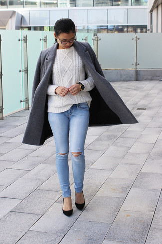 Women's Grey Coat, White Cable Sweater, Light Blue Ripped Skinny Jeans, Black Suede Pumps